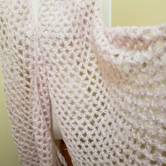 Vintage Shawl Light Pink/Mauve Crocheted Knit Wrap - Picture 6 of 10